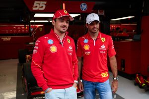 Leclerc et Sainz en désaccord après leur contact en piste à Barcelone