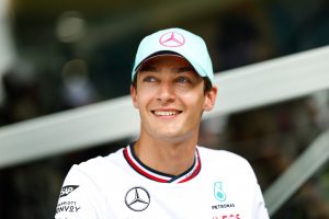 George Russell présente sa nouvelle Mercedes « de tous les jours »