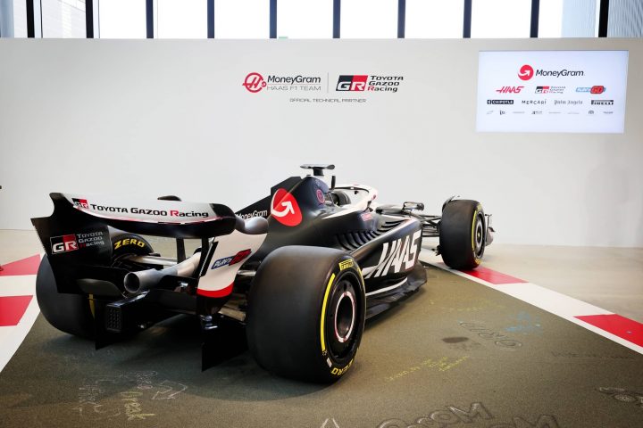 Les logos Toyota Gazoo Racing sur la Haas - ©️ Haas