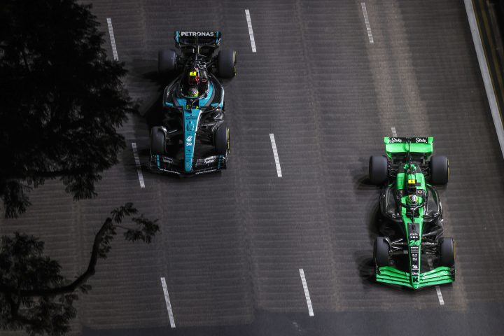 Hamilton (Mercedes) et Zhou (Sauber) - ©️ Sauber