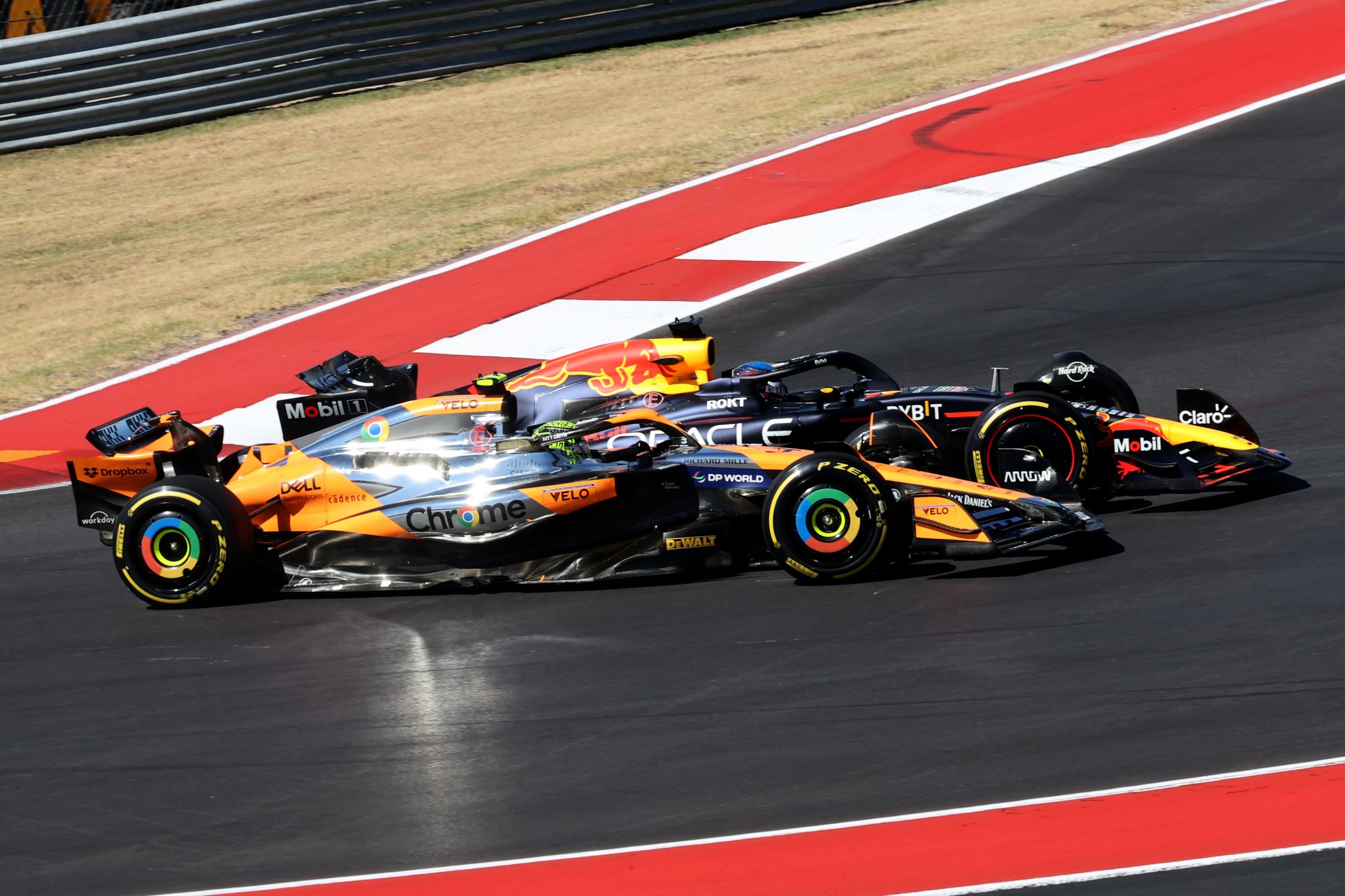 Lando Norris (McLaren) et Max Verstappen (Red Bull) - ©️ McLaren