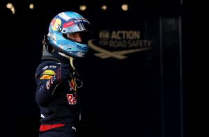 Daniel Ricciardo (Red Bull) célèbre sa pole position à Monaco en 2016 dans le parc fermé  - ©️ Red Bull Content Pool