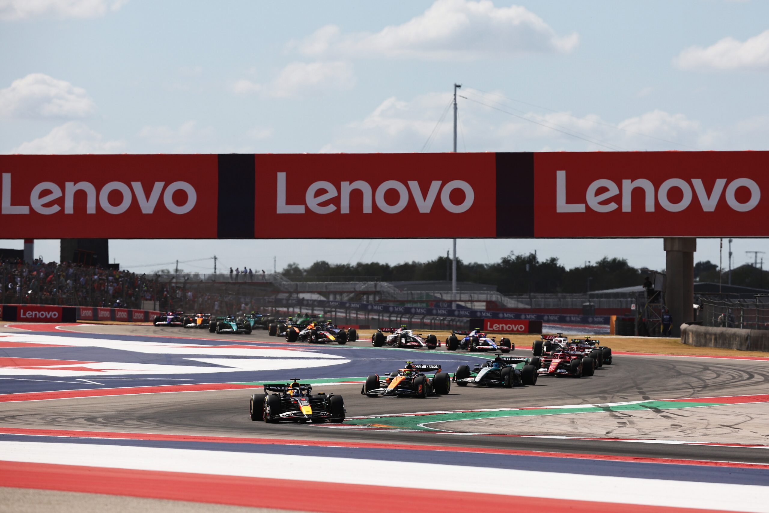 Max Verstappen (Red Bull) menant le peloton lors de la course Sprint du Grand Prix des États-Unis 2024 - ©️ Red Bull Content Pool