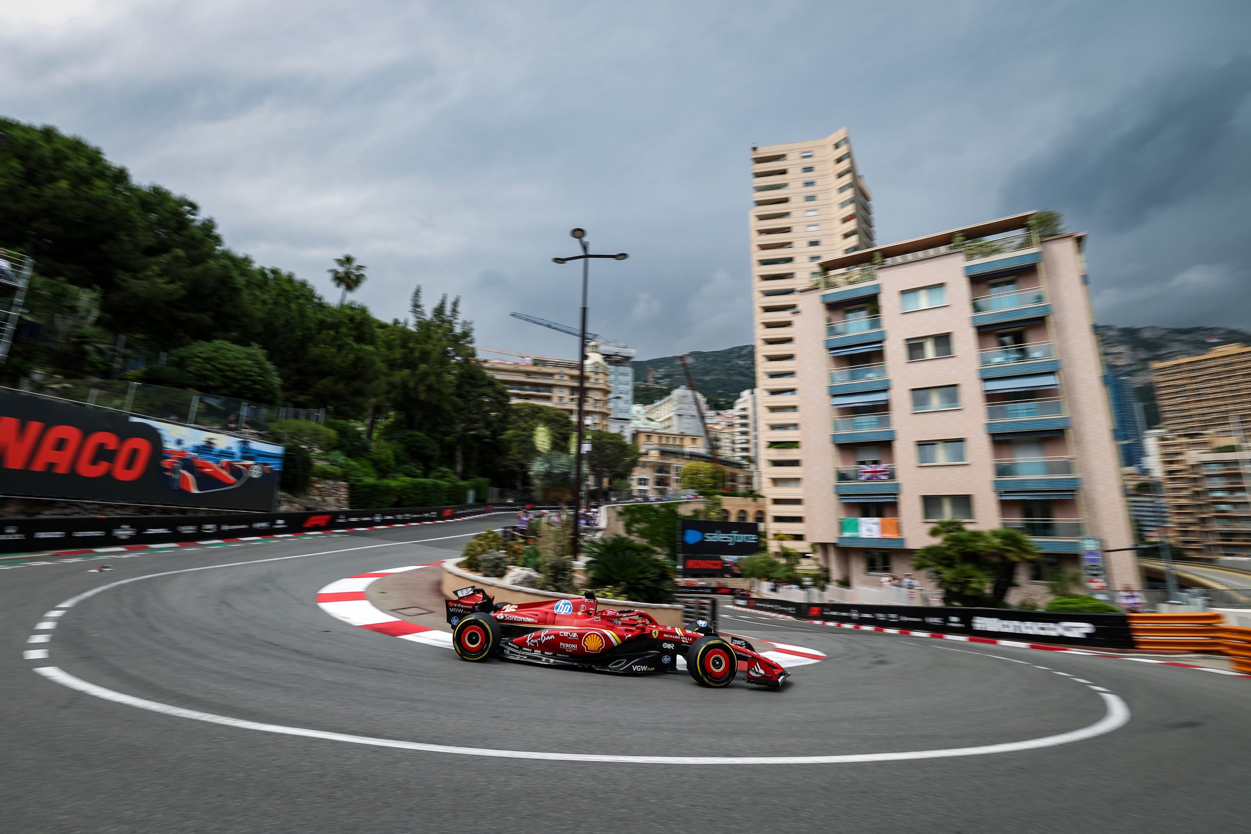 Charles Leclerc (Ferrari) dans les rues de Monaco en 2024 - ©️ Ferrari