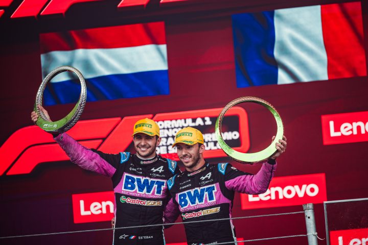 Esteban Ocon (Alpine) et Pierre Gasly (Alpine) sur le podium du Grand Prix du Brésil 2024 - ©️ Alpine