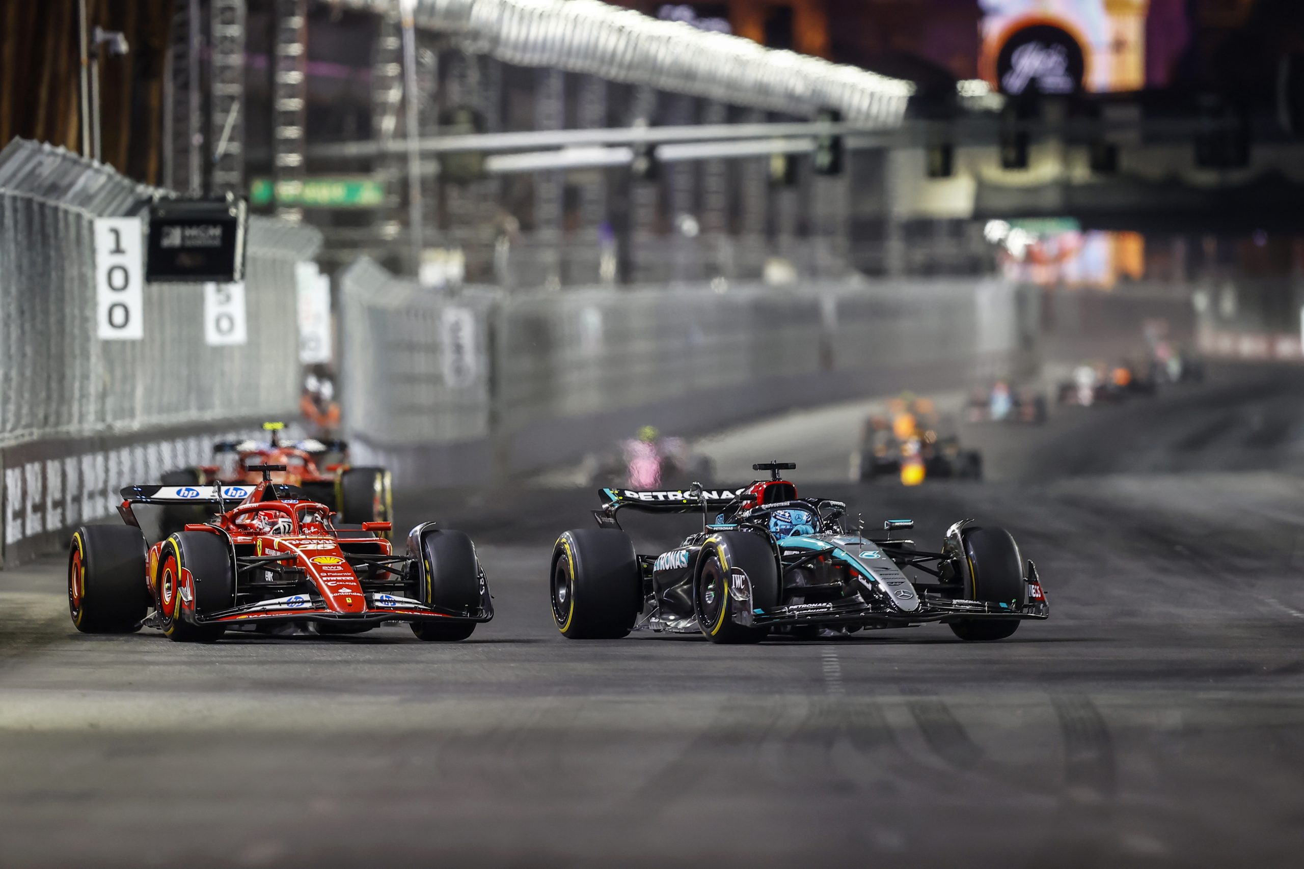 Charles Leclerc (Ferrari) et George Russell (Mercedes) - ©️ Mercedes