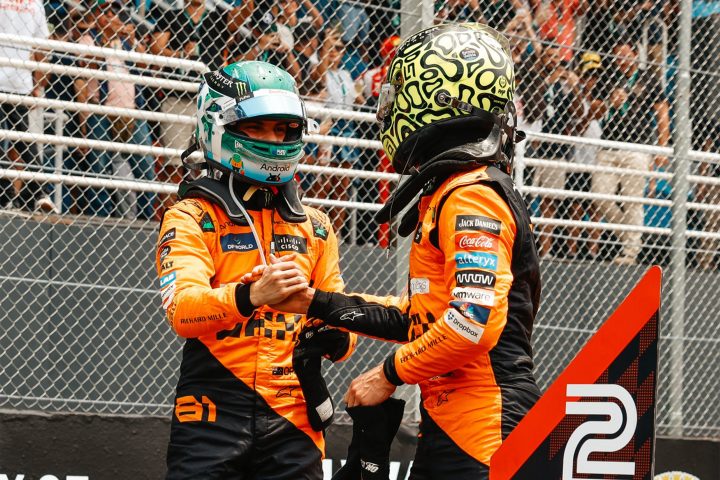 Oscar Piastri (McLaren) et Lando Norris (McLaren) après la course Sprint du Grand Prix du Brésil 2024 - ©️ McLaren