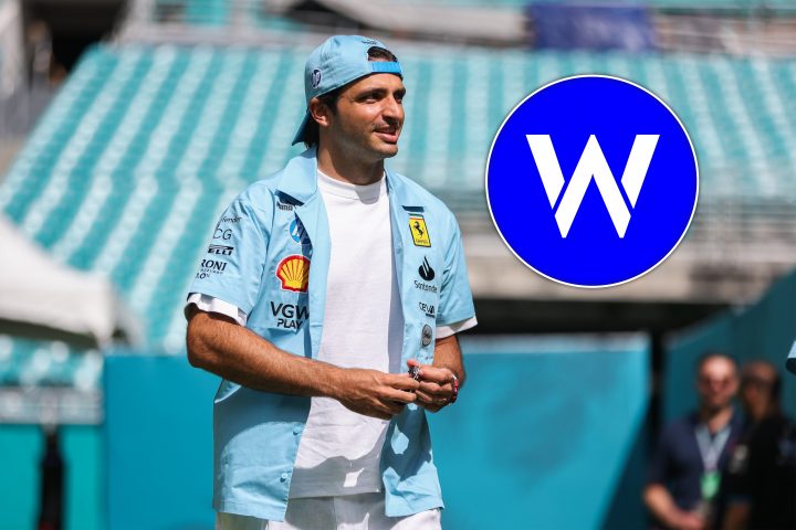 Carlos Sainz avec le logo Williams - ©️ Ferrari (photo) / F1only (montage)