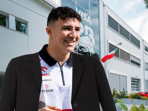 Isack Hadjar et Racing Bulls s’amusent du premier jour de Lewis Hamilton chez Ferrari