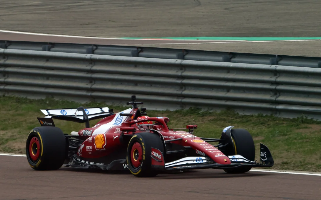 shakedown Leclerc avec la Ferrari SF-25 - XPBimages