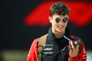 Oliver Bearman fait le job avec Haas et laisse Ocon admiratif