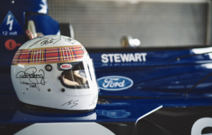 Michael Schumacher a signé un casque de F1 pour une œuvre caritative