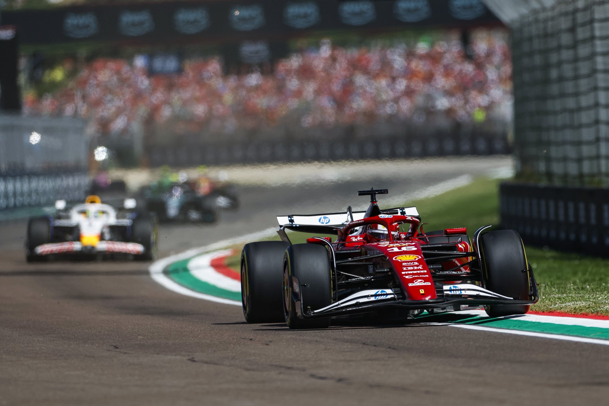 Leclerc exprime son exaspération face aux difficultés persistantes de Ferrari
