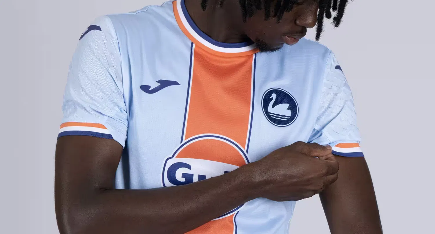 Swansea City lance un troisième maillot inspiré des couleurs Gulf Racing