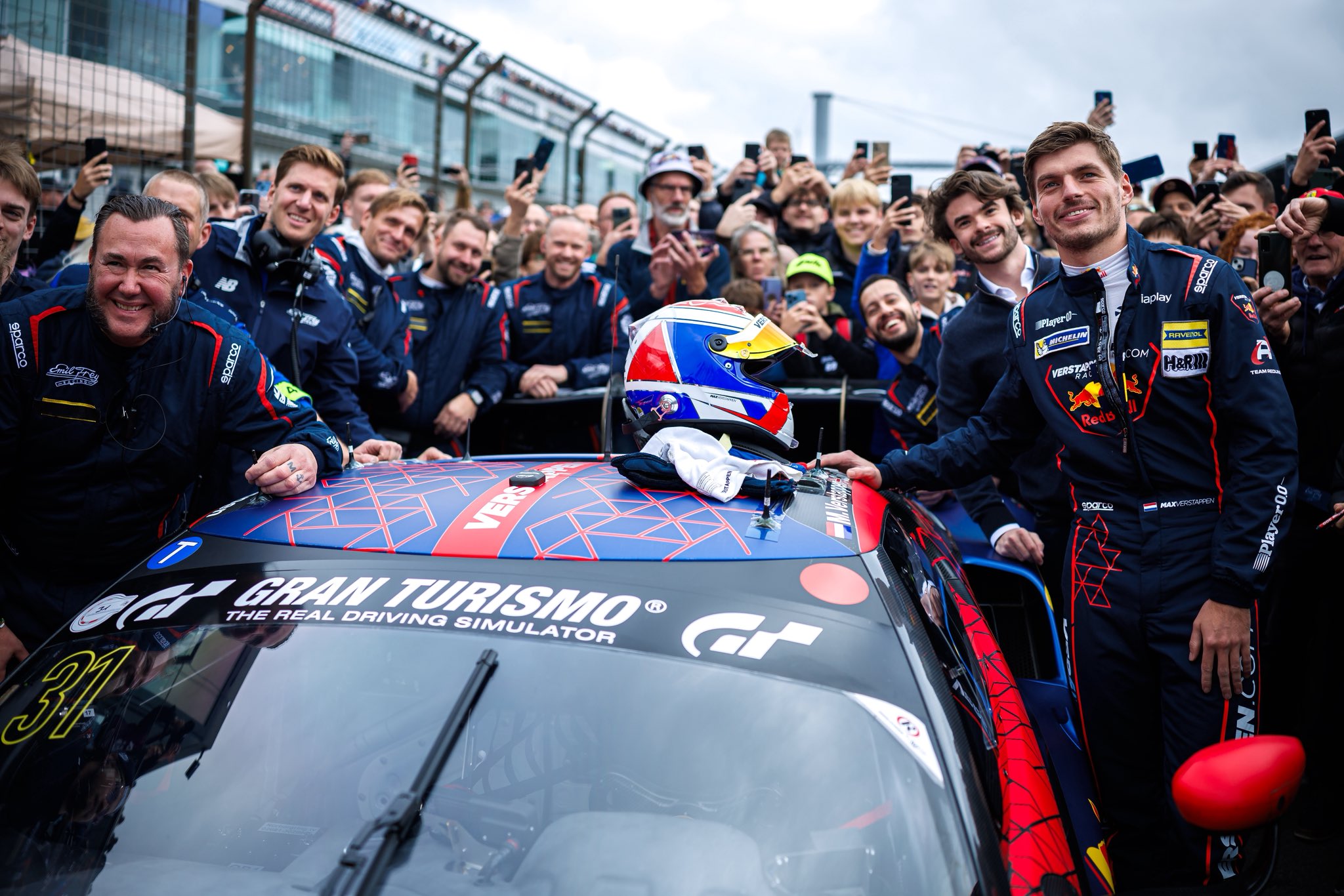 Verstappen signe sa première victoire en GT3 au Nürburgring avec Chris Lulham