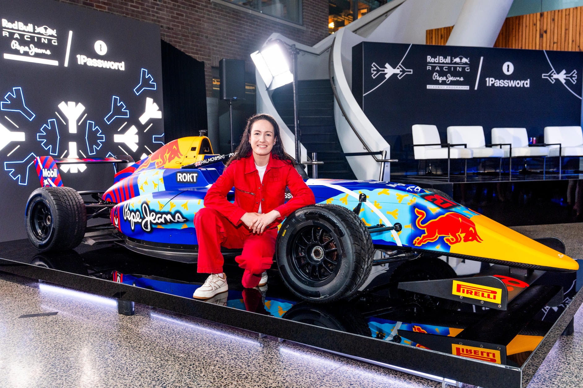 Red Bull commence à exploiter commercialement l’image féminine de son académie