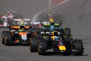 Course Sprint : Verstappen profite du chaos, double abandon pour McLaren