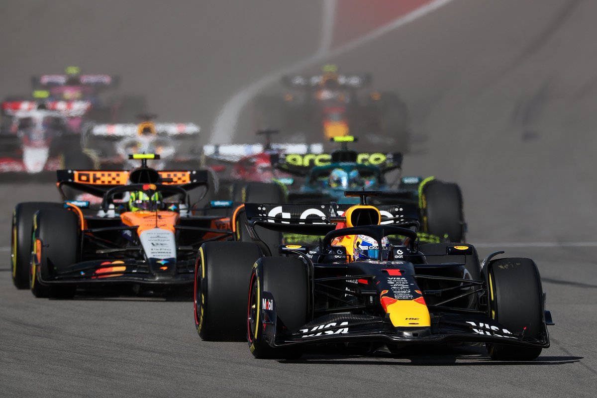 Course Sprint : Verstappen profite du chaos, double abandon pour McLaren