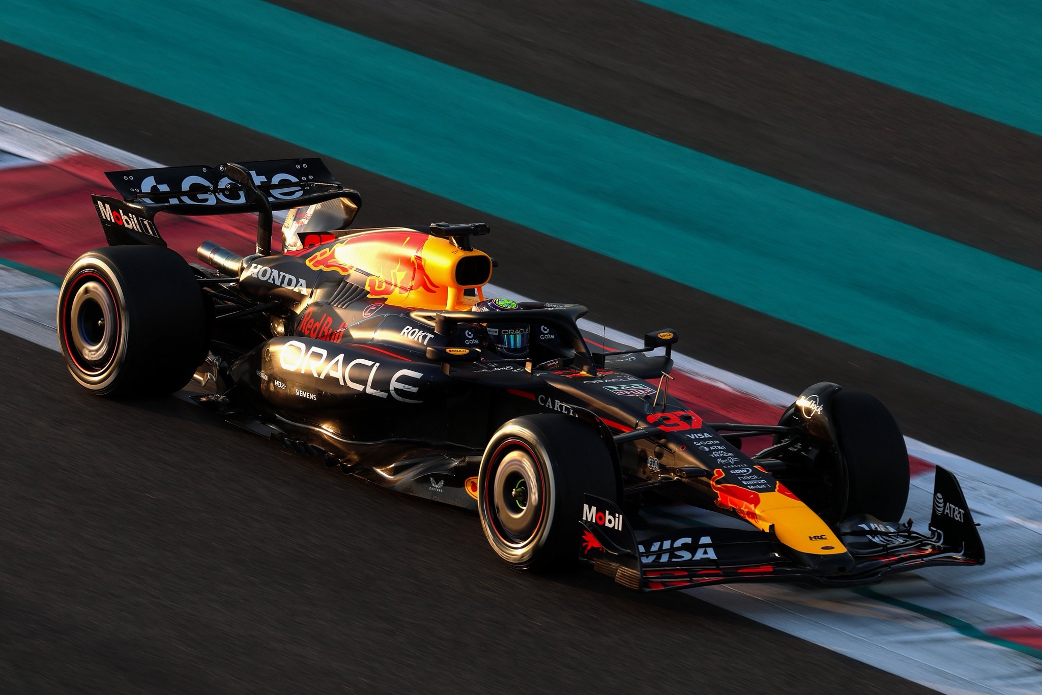 Dernier roulage de l’année : place aux essais post-saison sur le circuit Yas Marina