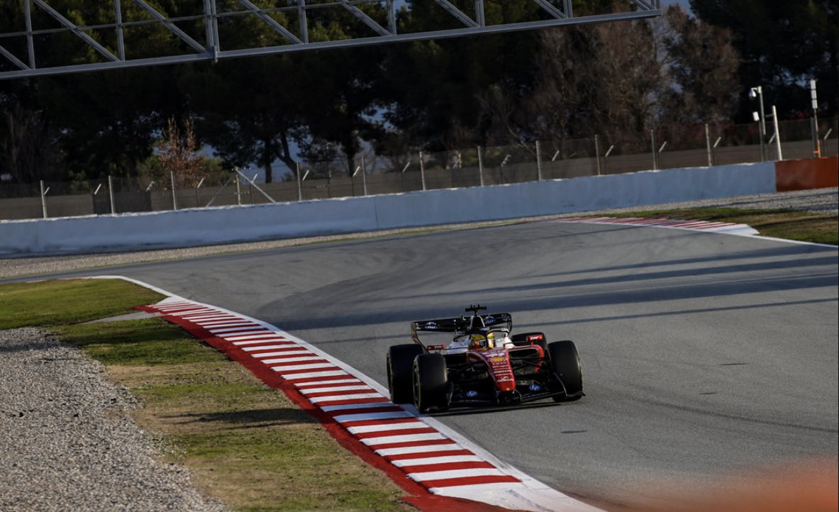 Lewis Hamilton satisfait de ses premiers tours au volant de la nouvelle Ferrari