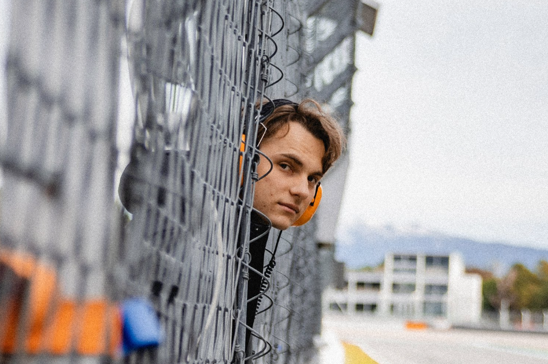 Oscar Piastri soulagé après une matinée enfin productive pour McLaren à Barcelone