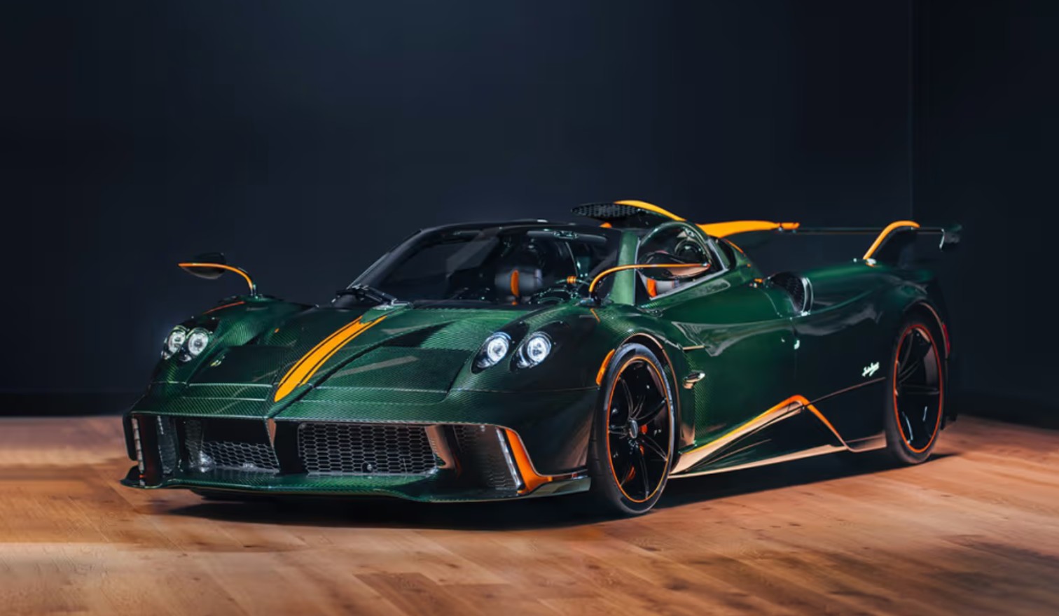 Pagani s’auto-célèbre avec une Huayra au V12 de 834 ch